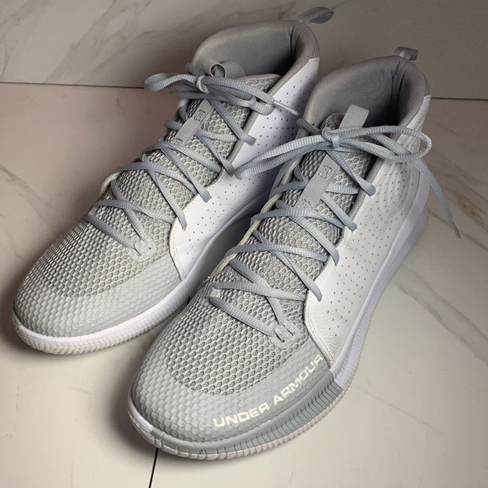 Under Armour Jet 2019 Basketball Shoes White and Gray Size 12